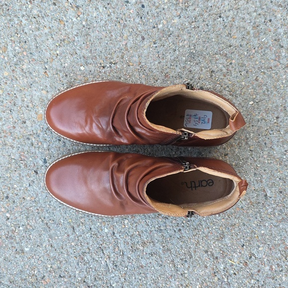 Earth Nadya Round Toe Ruched Leather Casual Booties Size 9 - Picture 3 of 10